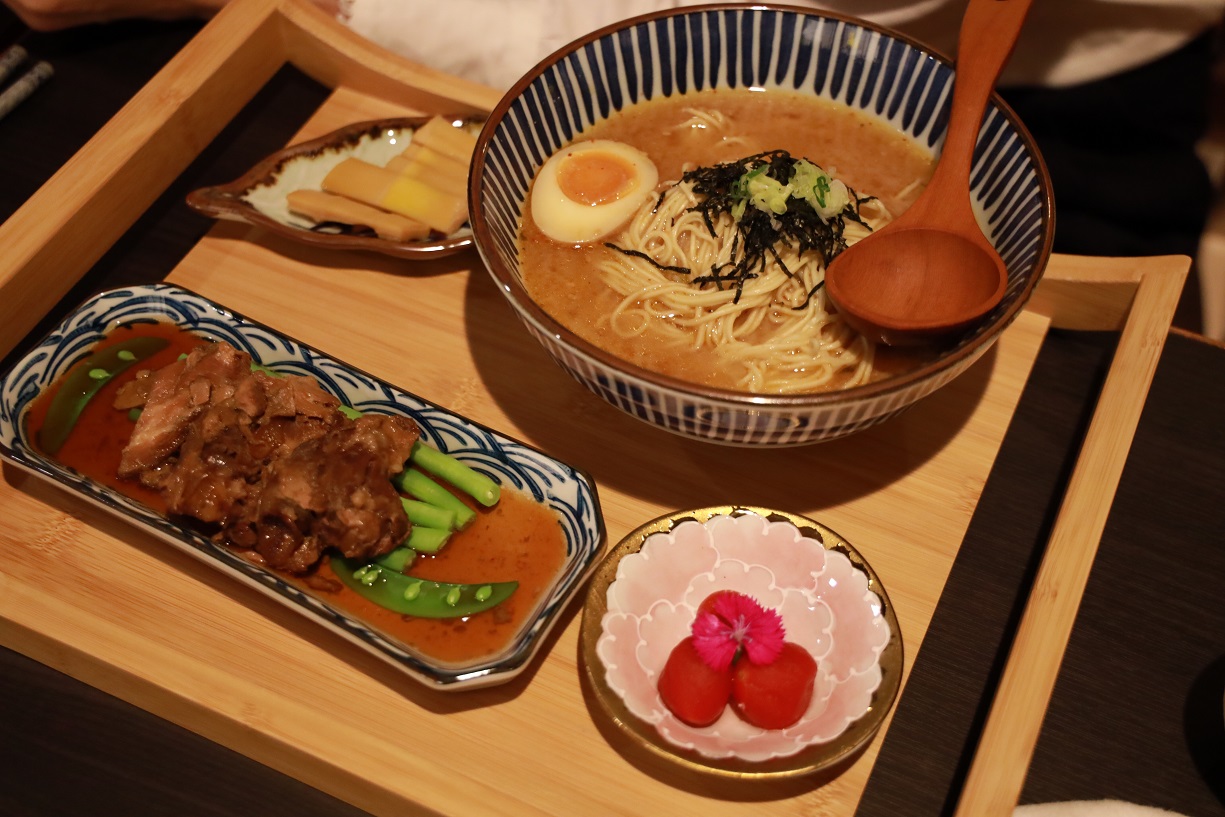 凹凸咖啡圖南館.img