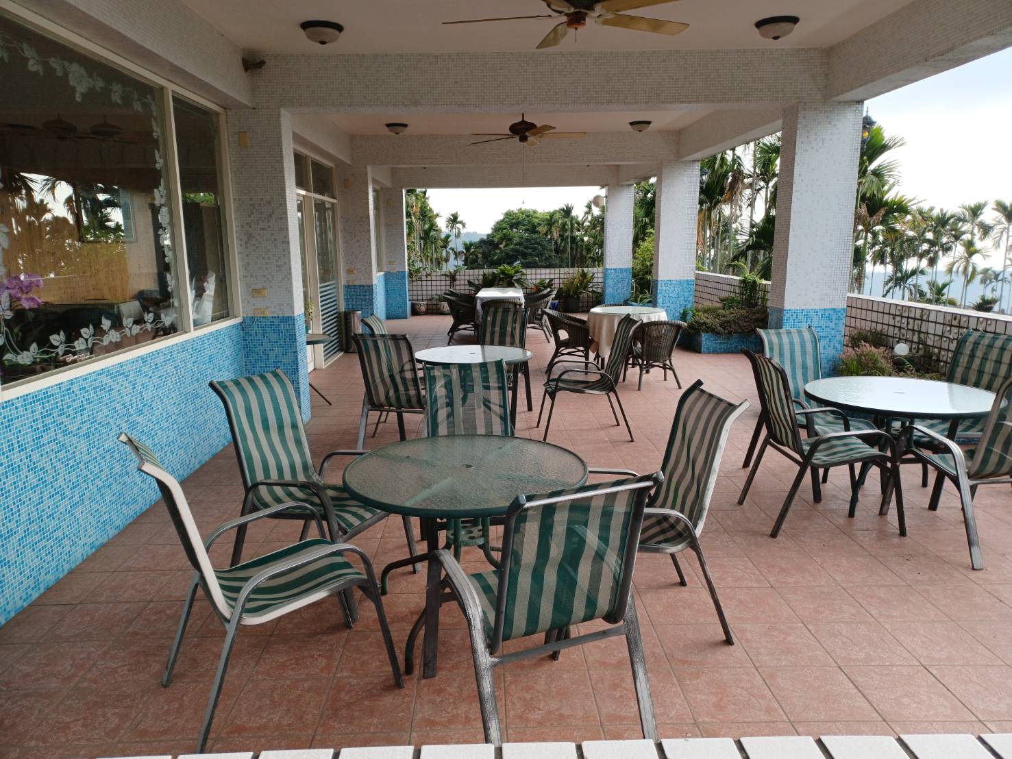 綠色大地咖啡廣場.img