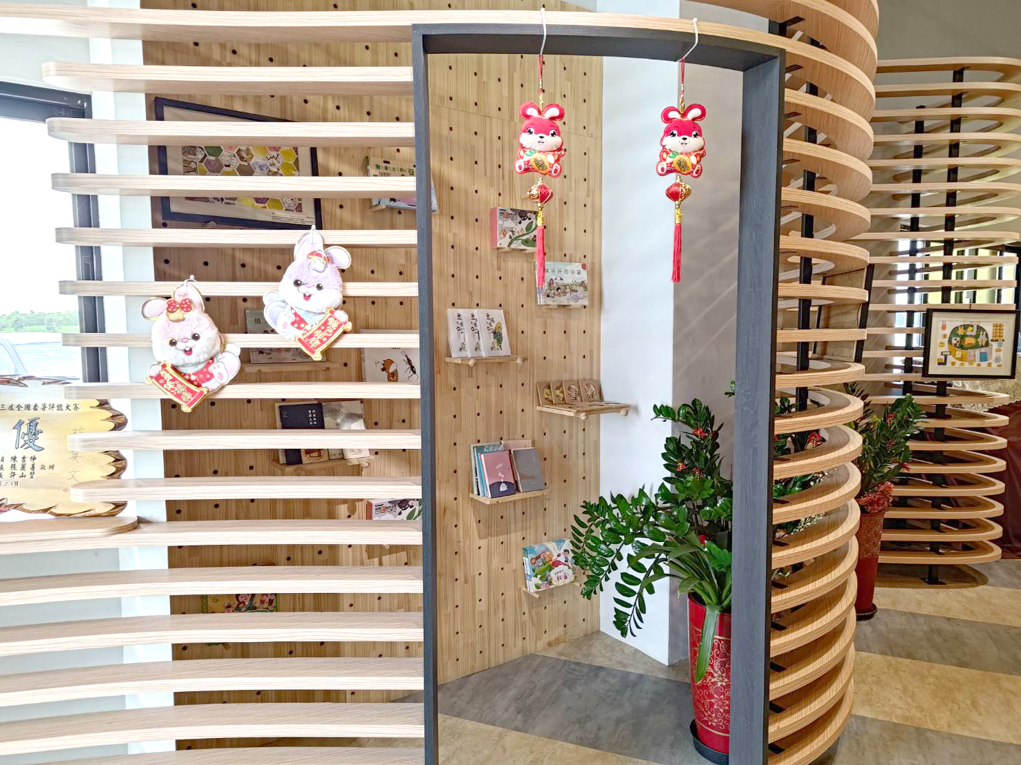 兒童讀物及桌遊區.img