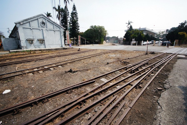 小火車行駛的鐵軌.img