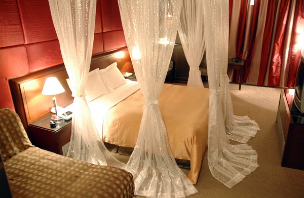 七彩湖汽車旅館.img